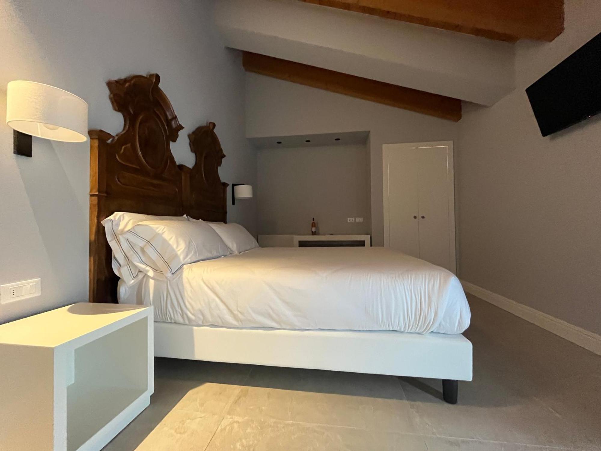 Agriturismo La Rondinella ลาซีเซ ภายนอก รูปภาพ